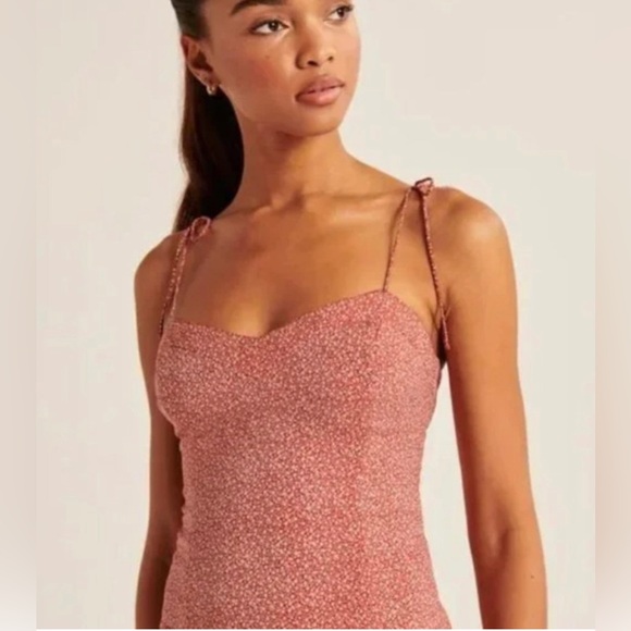 Abercrombie & Fitch Womens Red and White Floral Camisole with Tie Straps NWOT XS - Picture 2 of 10